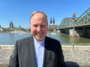 Mehr über den Artikel erfahren Monsignore Robert Kleine weitere sechs Jahre Kölner Stadtdechant
